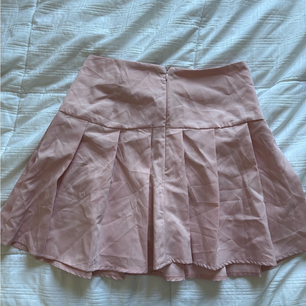 Elegant Pink Pleated Skirt